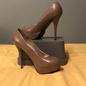 Size 10 mossimo taupe heels